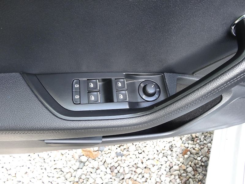 Škoda Superb Kom.2.0TDi L&K Taž.zař.4x4 DSG - fotka 25 z 62