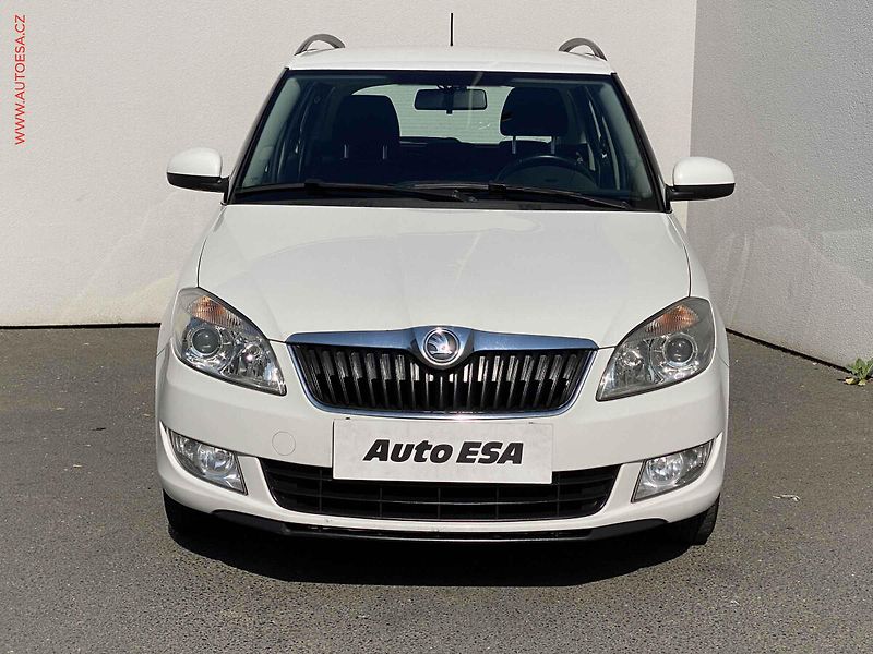 Škoda Fabia (2013) 1.2TSi, Elegance - fotka 2 z 20