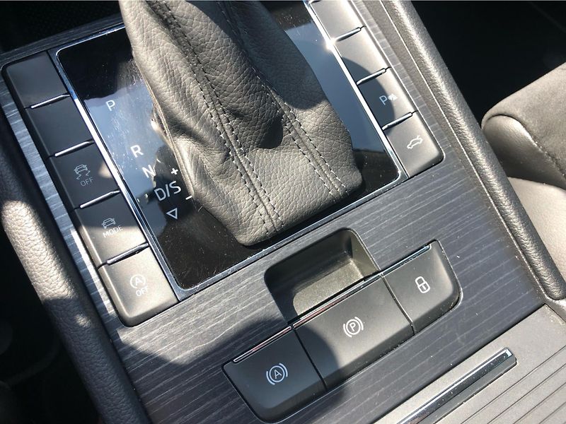Škoda Superb COMBI 2.0 TSi DSG 7st. STYLE - fotka 26 z 30