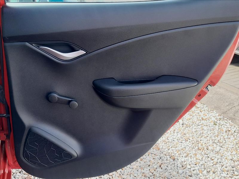 Hyundai ix20 1,6i 91 kW - fotka 27 z 49