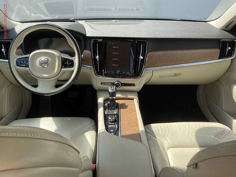 Volvo S90 (2017) 2.0 D5 AWD, 2.maj,ČR - fotka 8 z 20