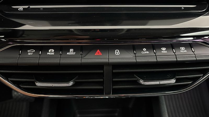 Škoda Octavia 2.0 TDI DSG Style Combi - fotka 13 z 26