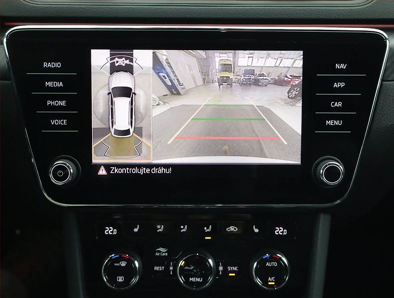 Škoda Superb (2022) Sportline 2.0 TDI - fotka 16 z 18