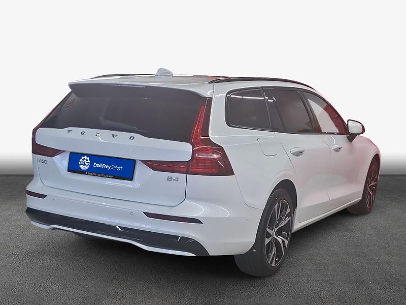 Volvo V60 B4 Plus Dark - fotka 2 z 19