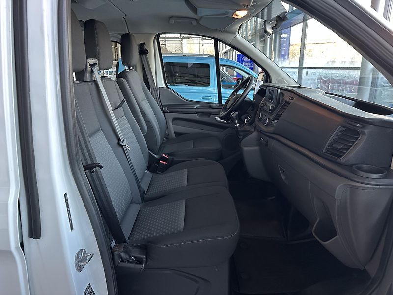 Ford Transit Custom Trend 340 L1 2.0EB 130k kombi - fotka 11 z 23