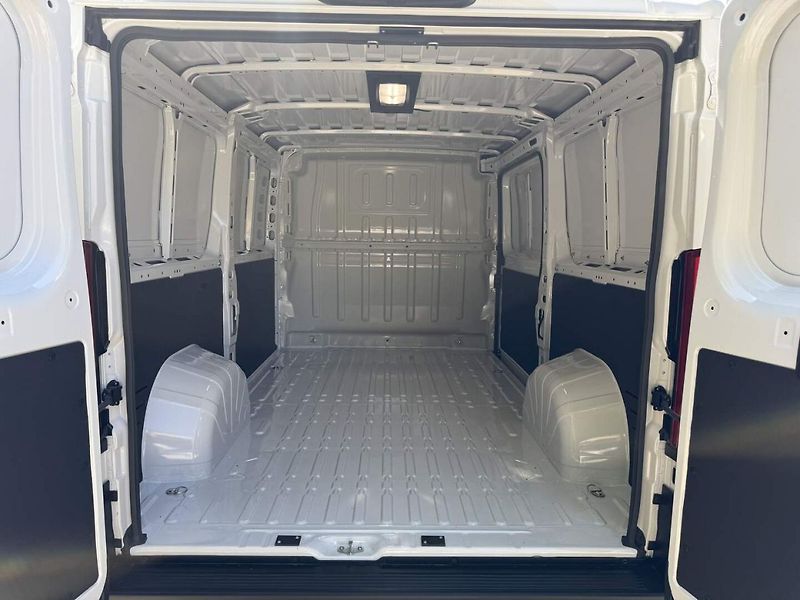 Fiat Ducato (2026) Light 2.2 MTJ 120k 6MT van L2H - fotka 16 z 18