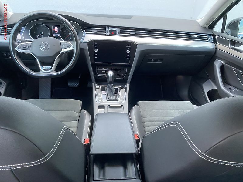 Volkswagen Passat (2021) 2.0TDi 4x4, ČR, Elegance - fotka 8 z 19