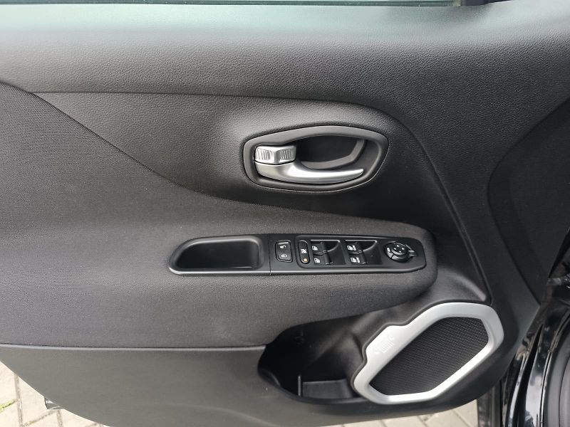Jeep Renegade 1.6/81KW, ATMOSFÉRICKÝ MOTOR! - fotka 26 z 37