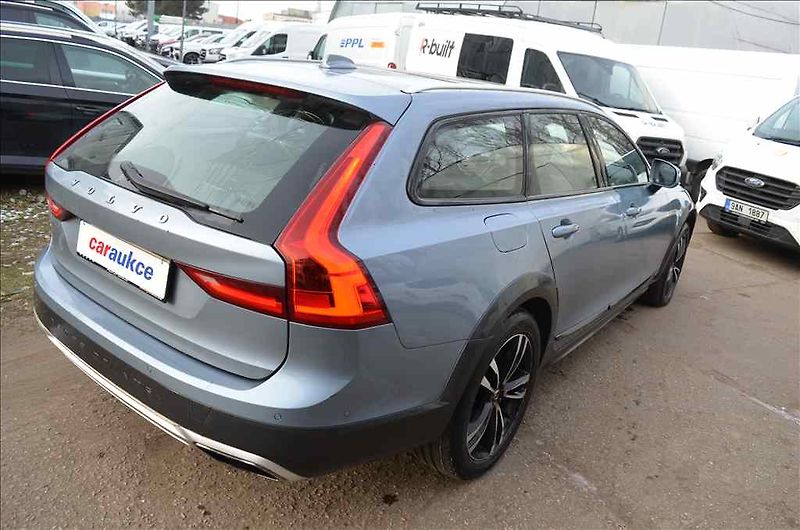 Volvo V90 (2017) CROSS COUNTRY D5 2,0 AWD - fotka 4 z 24