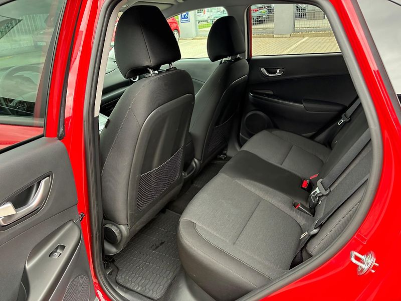 Hyundai Kona EV 64kWh 150KW SMART - fotka 10 z 15