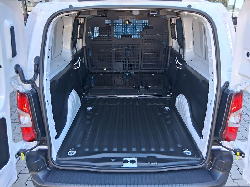 Toyota ProAce City ACTIVE CREWCAB 1.5 D-4D 96kW   - fotka 7 z 21