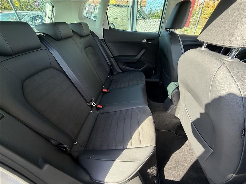 Seat Arona 1,0 TSi DPH  ParkPilot,LED,Kes - fotka 35 z 50