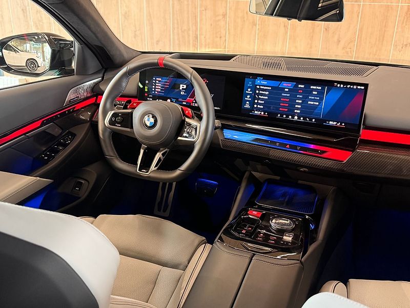 BMW M5 Touring, B&W, Tažné, Ventilace - fotka 46 z 47