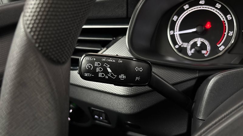 Škoda Kamiq 1.5 TSI Ambition - fotka 14 z 24