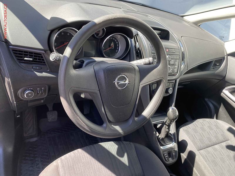 Opel Zafira (2016) 1.6 CDTi, ČR, AC, park.asist - fotka 12 z 17
