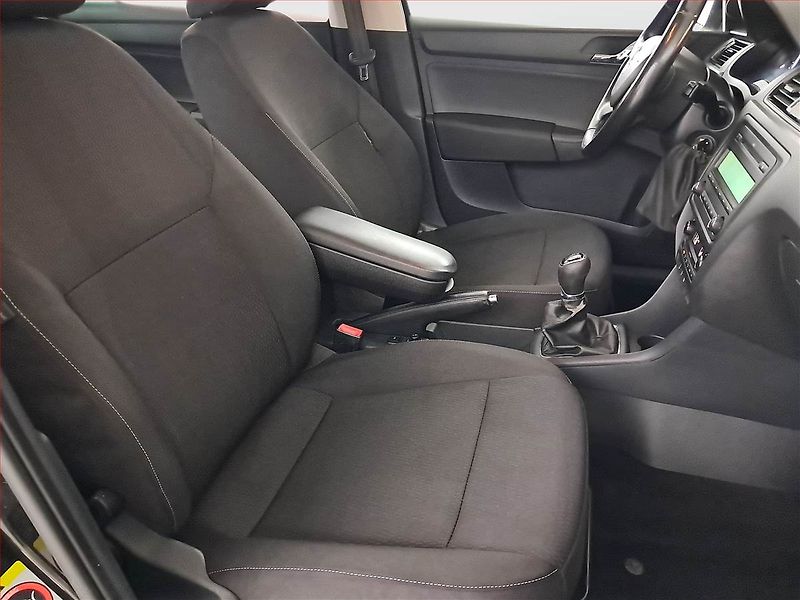 Škoda Rapid (2013) 1.2 TSI, Park. senzory - fotka 9 z 18