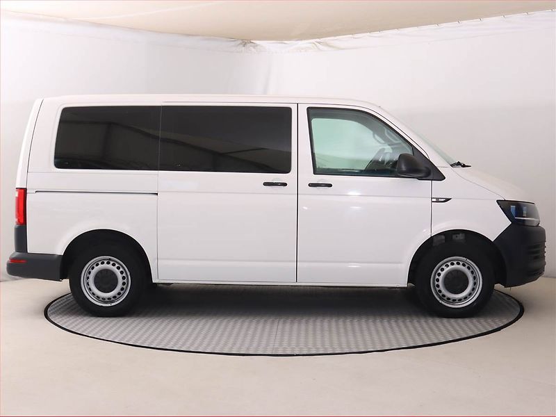 Volkswagen Transporter (2019) 2.0 TDI, Bus, 9Míst - fotka 6 z 18