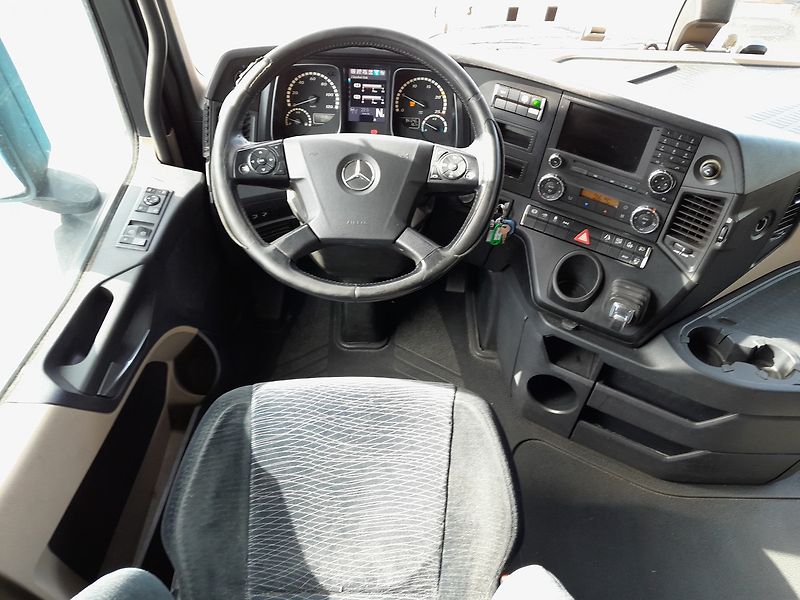 Mercedes-Benz Actros 1848 ADR Retarder - fotka 35 z 39