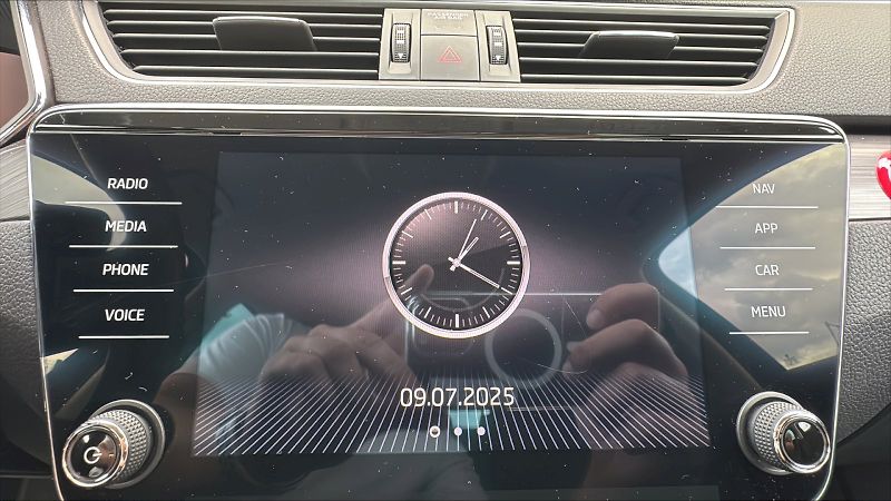 Škoda Superb (2024) COM GRT STY 4X4 TD 140/2.0 A7A - fotka 22 z 24
