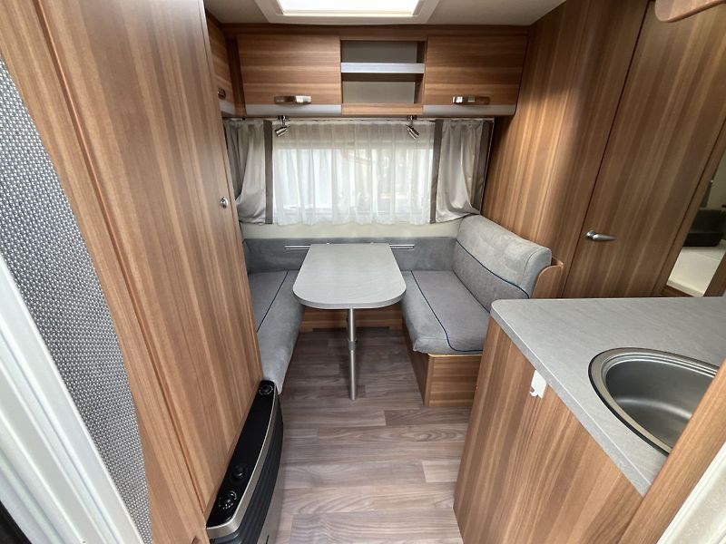 Weinsberg (2019) CaraOne 420 QD - fotka 10 z 21