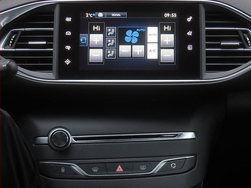 Peugeot 308 (2017) 1.2 PureTech, Serv.kniha, Navi - fotka 12 z 15