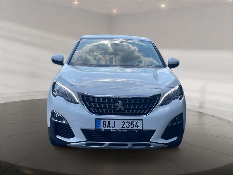 Peugeot 3008 1,5 bHDi 130 Allure - fotka 2 z 11