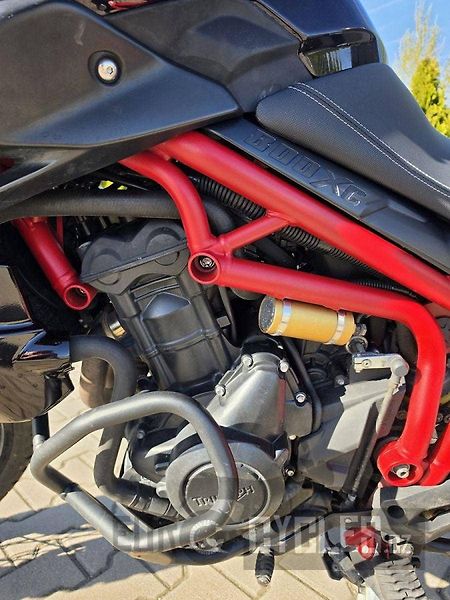 Triumph Tiger 800 XC (2014) - fotka 12 z 14