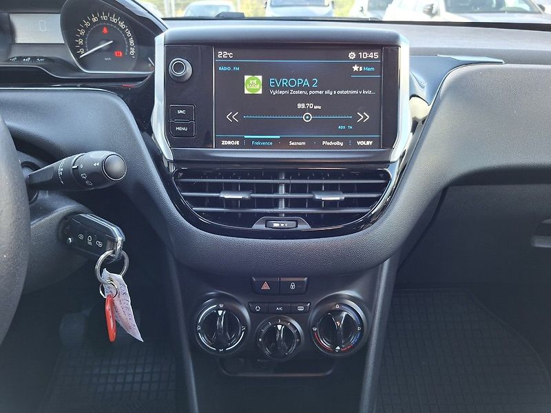 Peugeot 208 ACTIVE 1.2 PT 82k M5 - fotka 18 z 22