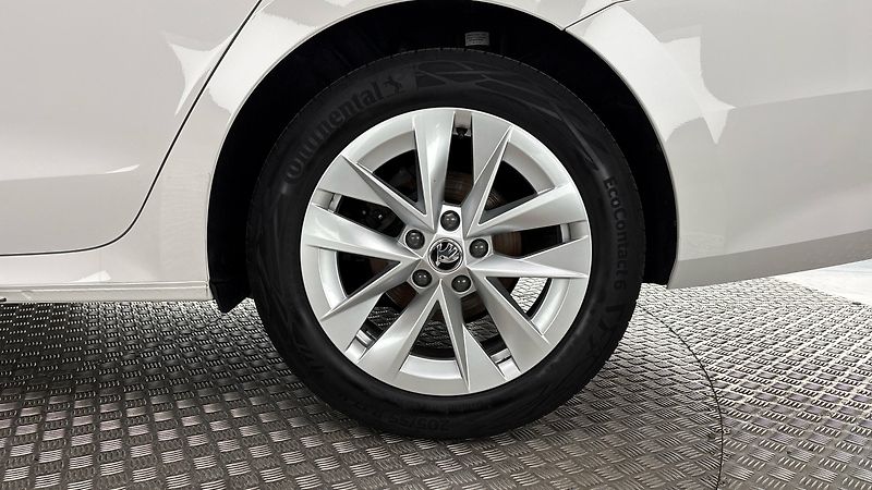 Škoda Octavia 2.0 TDI Style - fotka 19 z 27