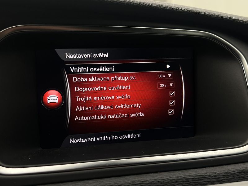 Volvo V40 CC D3 PLUS AUT - fotka 34 z 39