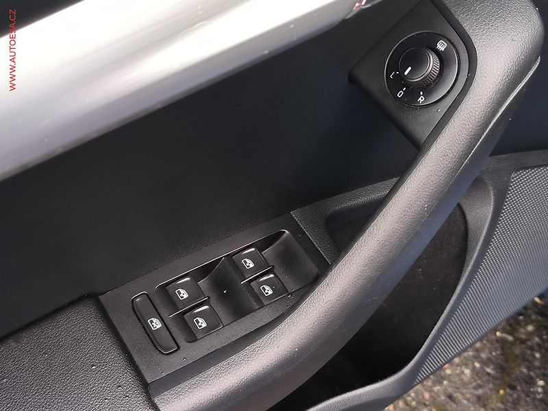 Škoda Octavia (2020) 1.5 TSI, 2.maj,ČR, Ambition - fotka 18 z 20