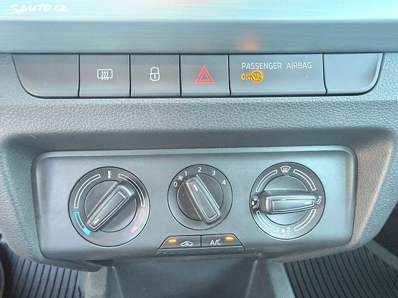 Škoda Fabia 1.2 TSI Ambition Plus - fotka 15 z 28