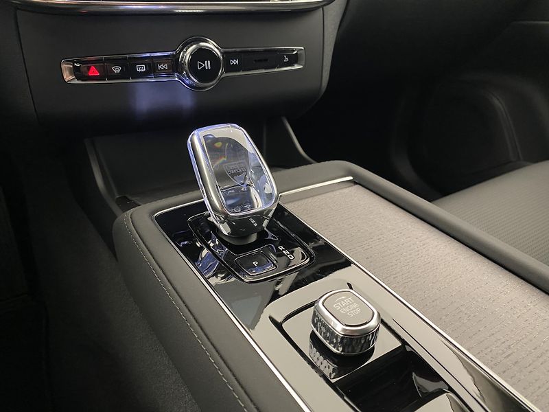 Volvo XC90 (2026) B5 AWD AUT BRIGHT PLUS 7míst - fotka 38 z 70