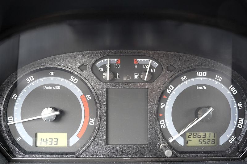 Škoda Fabia 1.4 16V Ambiente Combi 80PS - fotka 32 z 34