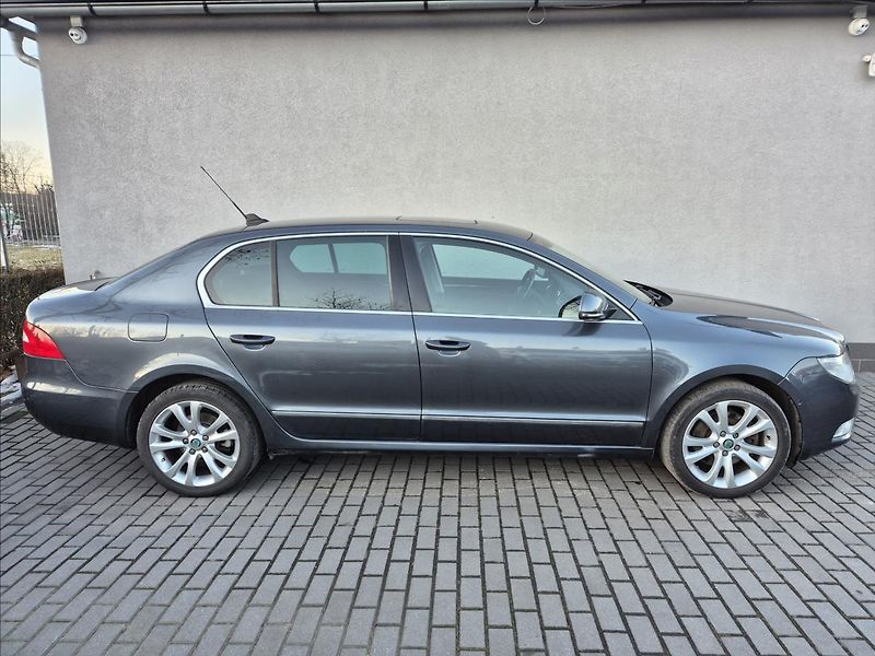 Škoda Superb 2,0 TDI 125KW DSG Kůže Xenon - fotka 8 z 33