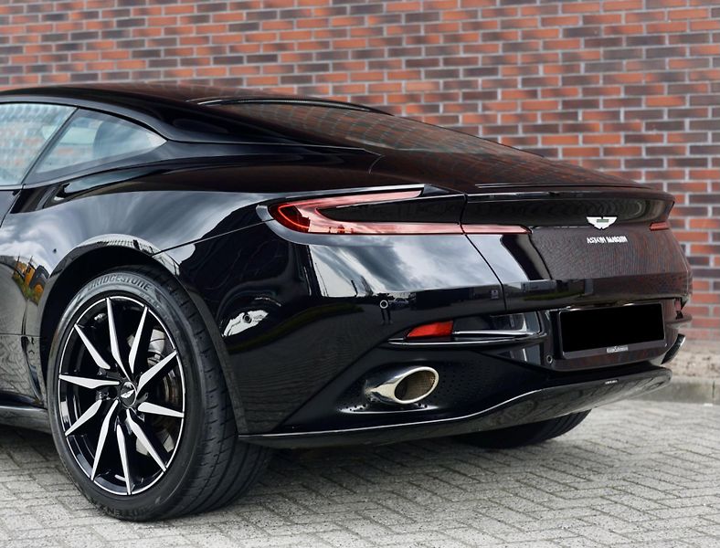 Aston Martin DB11 (2020) 4.0 V8 375KW - fotka 17 z 45
