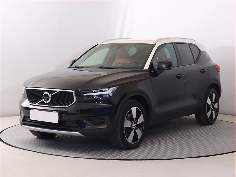 Volvo XC40 (2018) Inscription D4 AWD - fotka 2 z 20
