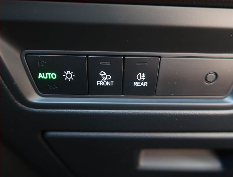 Volkswagen Touareg (2021) 3.0 TDI, 4x4,Automat,V6 TDI - fotka 21 z 26