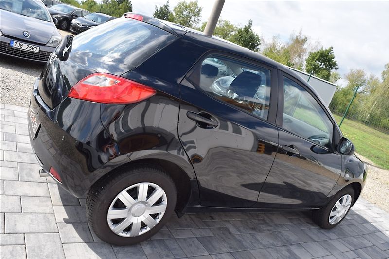 Mazda 2 1,4 i 55KW KLIMA - fotka 5 z 35