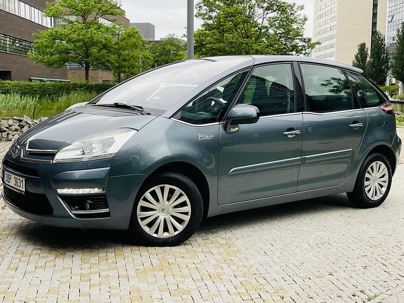 Citroën C4 Picasso 1.6i 88KW MANUÁL LED SENZORY - fotka 3 z 38