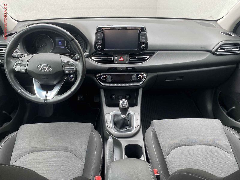 Hyundai i30 (2021) 1.5 GDi, ČR, servis.kniha - fotka 8 z 19
