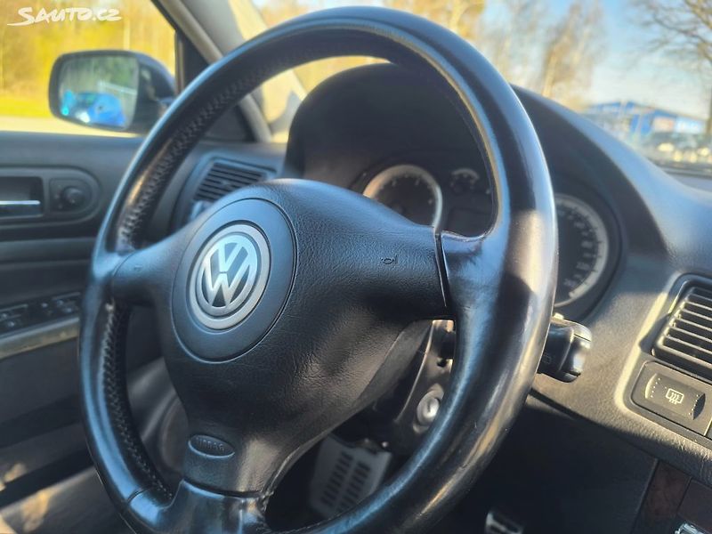 Volkswagen Golf TDI 4X4,PĚKNÝ,VÝBAVA,SERVISKA - fotka 13 z 24