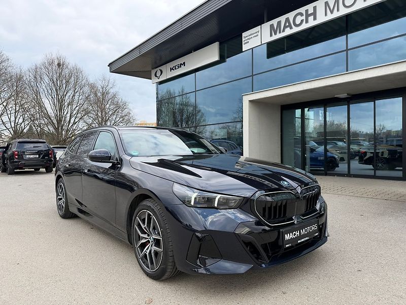 BMW Řada 5 550e xDrive Touring 08/2025 - fotka 6 z 29