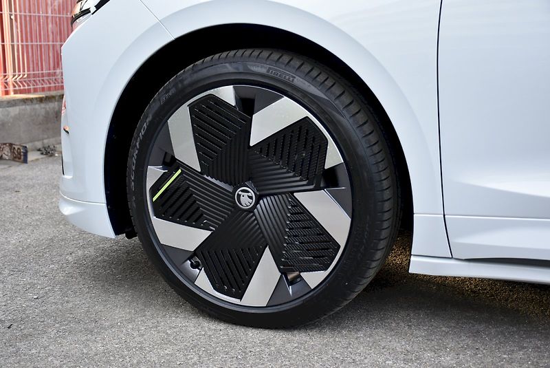 Škoda Enyaq (2026) RS 84x - fotka 18 z 44