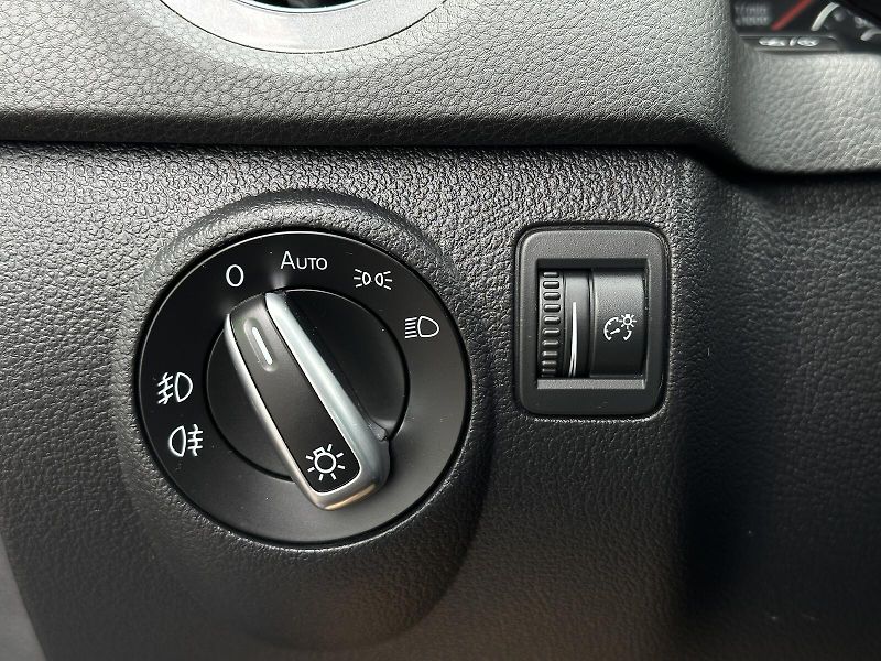 Volkswagen Tiguan 2.0TDi 4Motion DSG 140PS Tempo - fotka 15 z 42