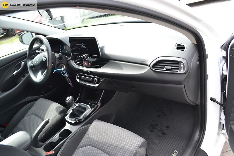 Hyundai i30 WG 1,5I MT SMART FAMILY NAVI - fotka 13 z 45