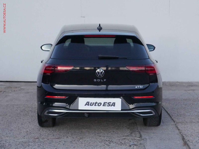 Volkswagen Golf (2021) 1.5TSi, ČR, DSG, LED - fotka 5 z 19