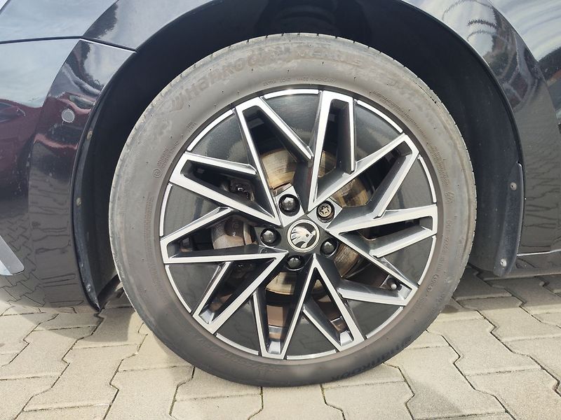 Škoda Octavia 1.5 TSI/110kW e-TEC Style DSG - fotka 37 z 37