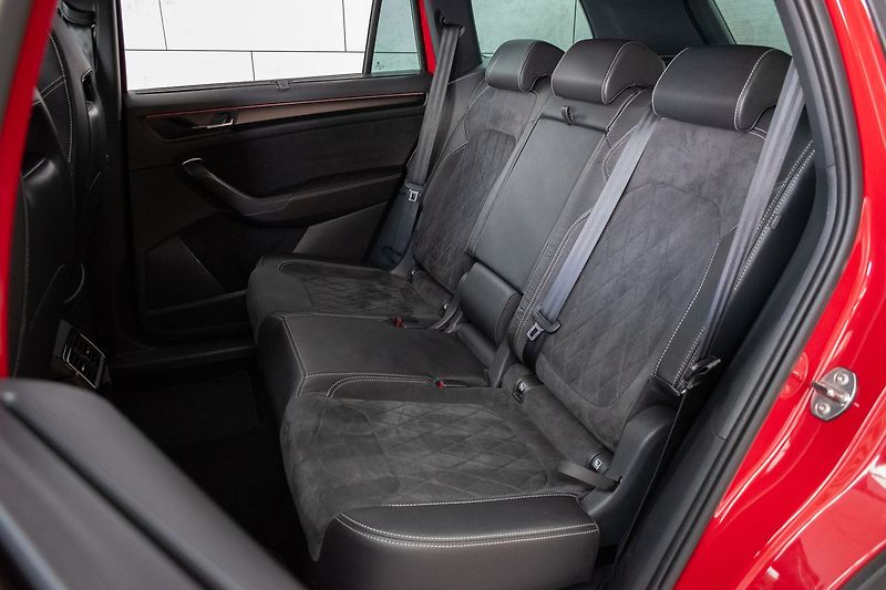 Škoda Kodiaq 2.0 TDI 4x4*SPORTLINE*TAŽNÉ*ČR - fotka 11 z 51