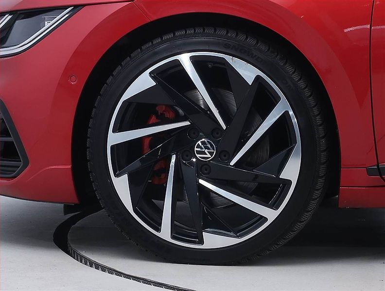Volkswagen Arteon (2022) R-line 2.0 TSI 4Motion - fotka 15 z 22